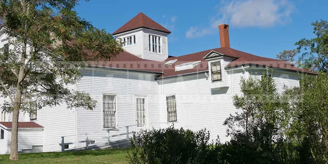 Victorian mansion - Haliburton House