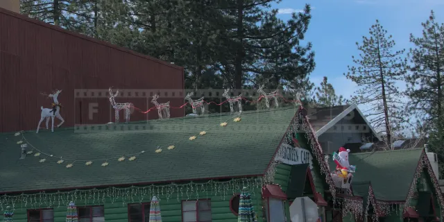 Evergreen cafe in Wrightwood California with Xmas decorations