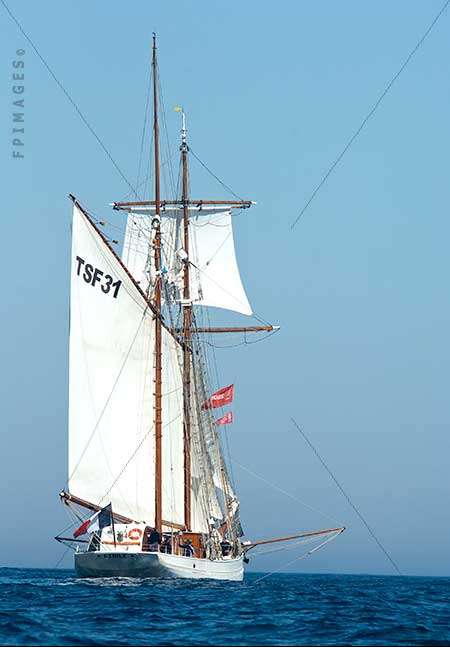 Schooner Etoile sailing boat view from aft