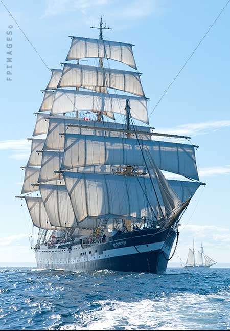 Barque Kruzenstern with broken fore mast in full sail