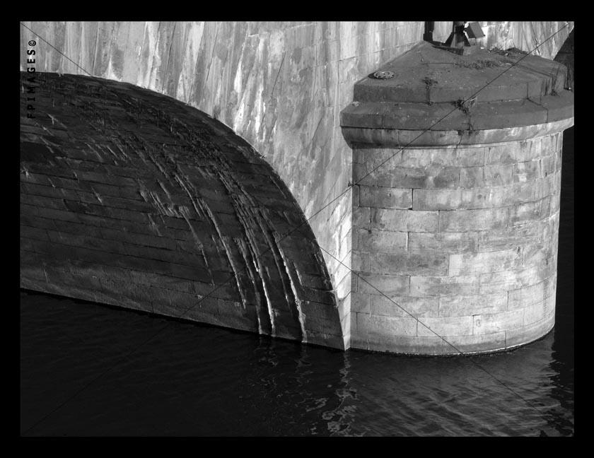 Bridge accross river Po built from stone - construction design detail