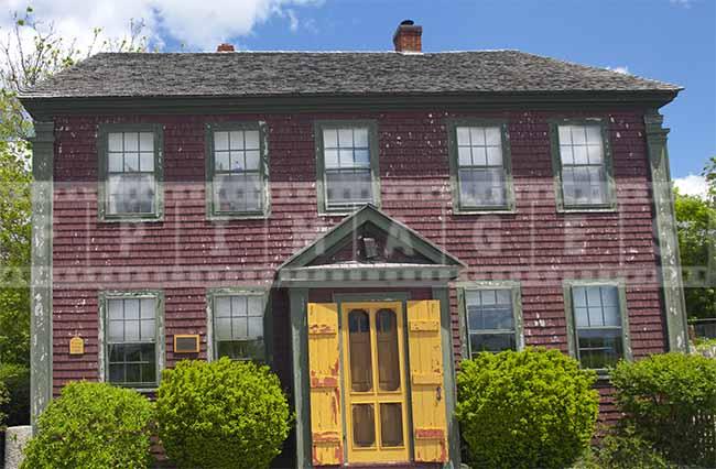 Shelburne Dock street - old home McDonough home built 1785, "six over six" windows