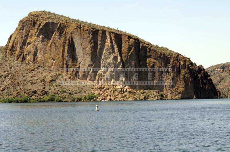 Blue Water of the Canyon Lake, Arizona attractions 