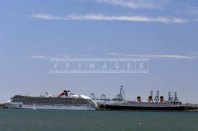 Cruise Boat and Queen Mary museum in the port