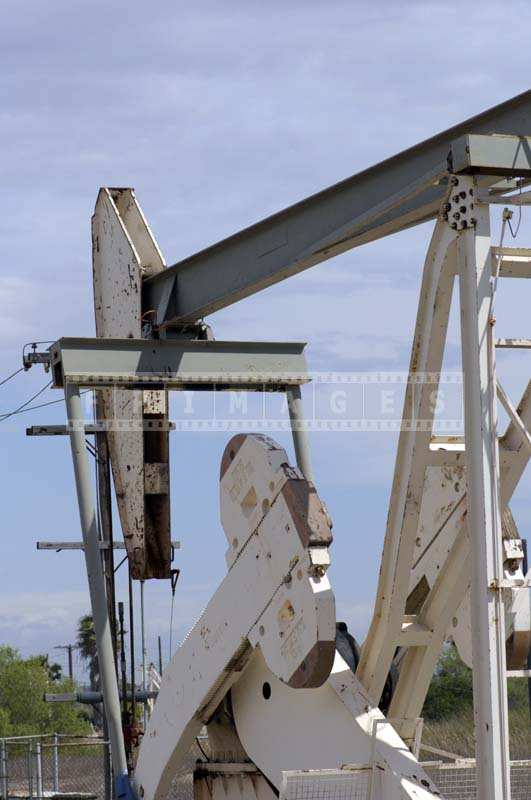 Oil production pumpjack