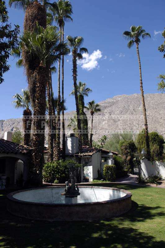 Elegant Fountain at the Ingleside Inn