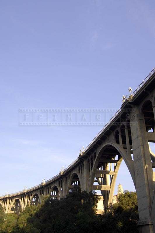 Picture of the Curving Bridge