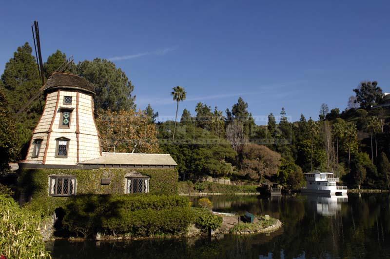 Picture of the Windmill Chapel & Houseboat