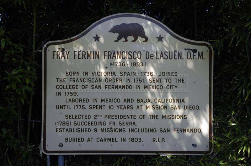 Historical Place sign near statue of Fray Fermin Francisco De Lasuen