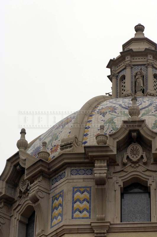 Intricate Designs on the Dome