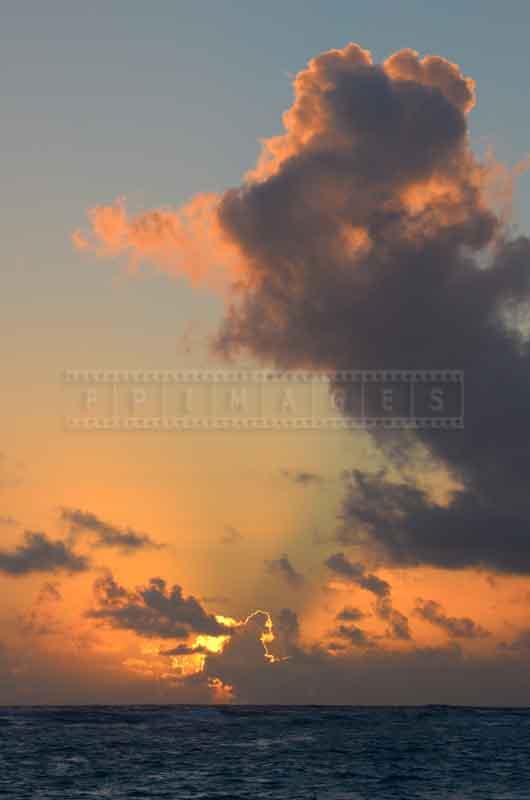 Magic light in the morning sky, ocean pictures