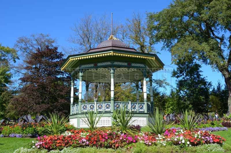 Gazebo Flower bed landscaping