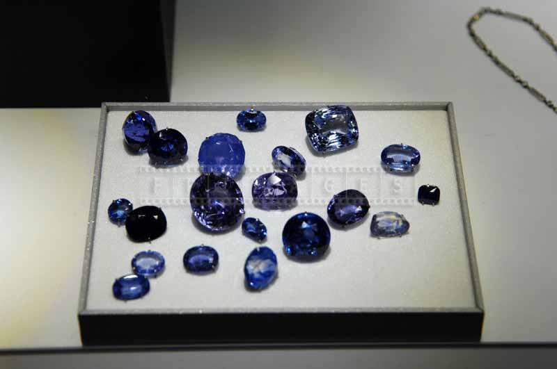 Loose gem stones - blue sapphires