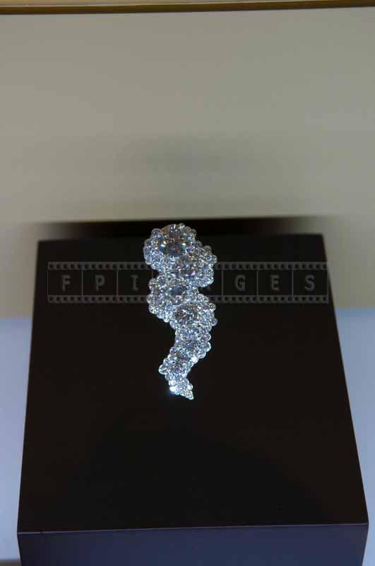 vintage costume jewelry collection - Diamonds brooch