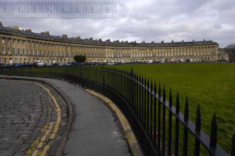 Curved fence and road around the Royal Crescent