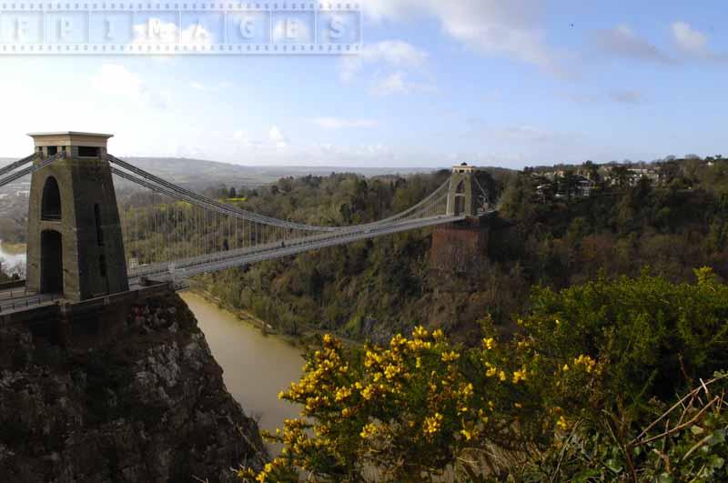 Clifton bridge spanning the gorge