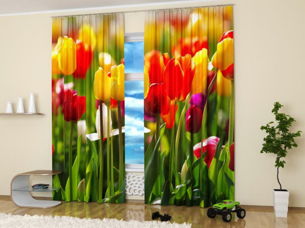 Spring flowers such as tulips can be printed on curtains