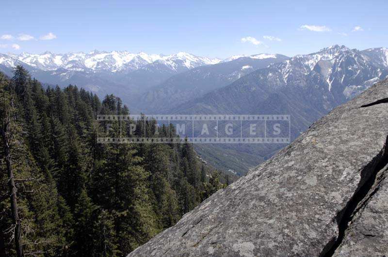 Sierra Nevada mountains Great Western divide in snow, beautiful landscapes