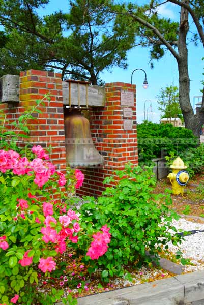 Memorial Bell to mariners lost at sea, Historic Gardner's Basin 