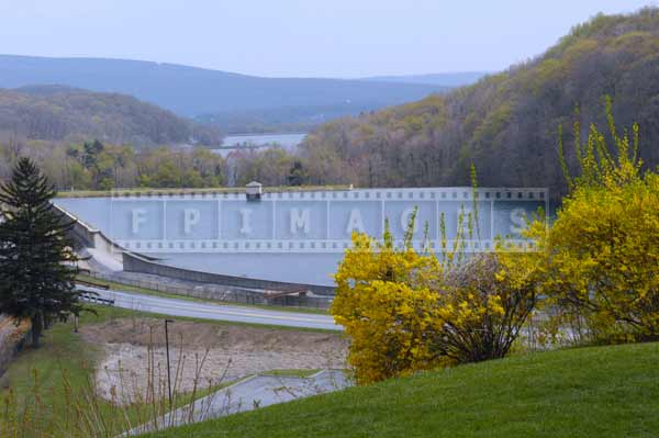 horseshoe curve spring landscapes, pennsylvania attractions