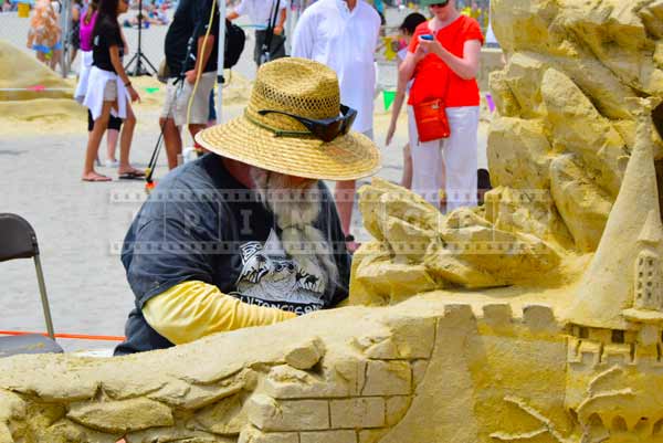 Atlantic city beach - Rich Varano sculpting his sand castle