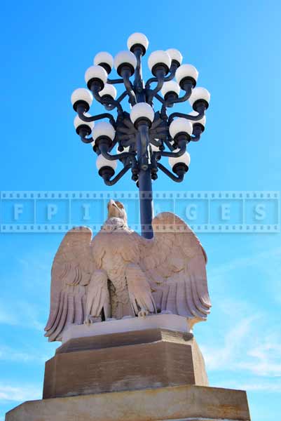 Cityscapes picture of Schuykill river bridge sculpture detail