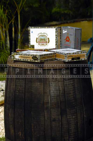 made in dominican republic caribbean gift ideas - Arturo Fuente cigars