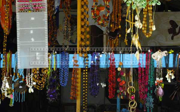 Handmade jewelry gift ideas at Dominican market, colorful travel images