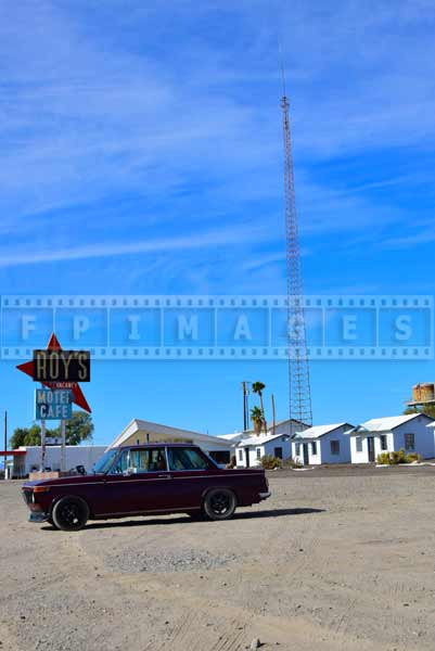 Amboy ghost town matches BMW 2002 character, old car photos