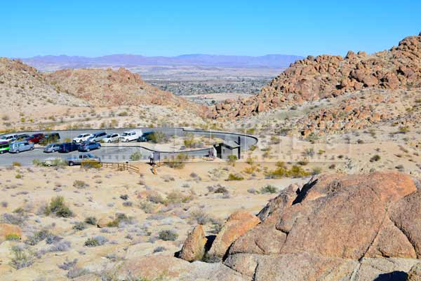 parking and facilities at 49 palms hiking trail