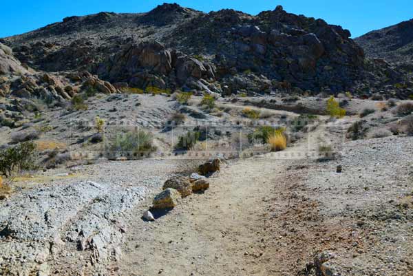 desert trail travel images