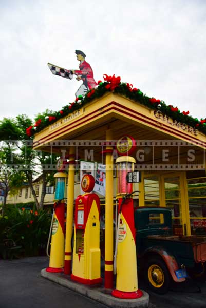 Gilmore gas station with Christmas decorations, Los Angeles cityscapes