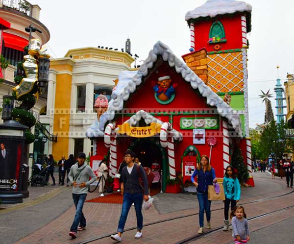 Los Angeles Farmers Market celebrates holiday season with Christmas decorations