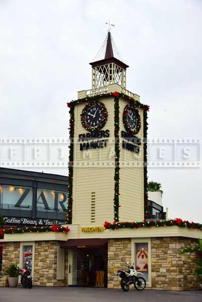 Christmas decorations at the clock tower, Los Angeles cityscapes