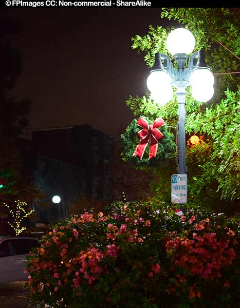 holiday decorations in Mnorovia, night images