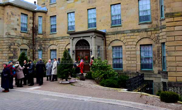 New Year's Day Levee line up to enter government house