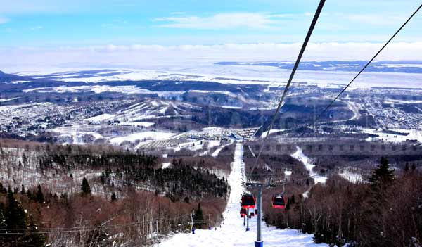 Mont Sainte Anne alpine skiing - view from gondola