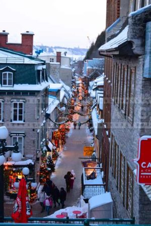 Romantic things to do in Quebec City, stroll through old Quebec at sunset