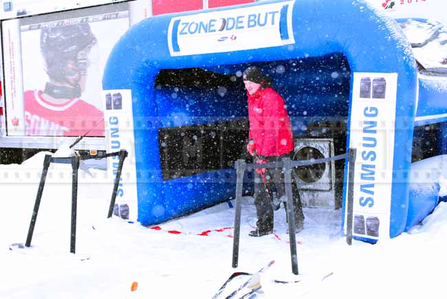 Hockey tent - try to shoot the puck