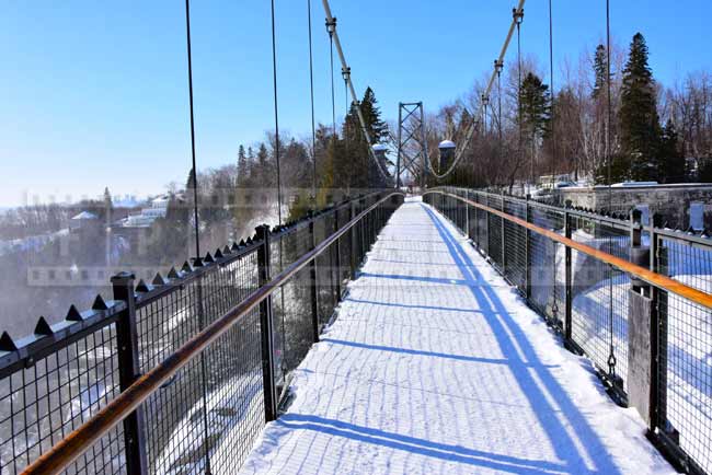 Park de la Chute Montmorency suspension bridge