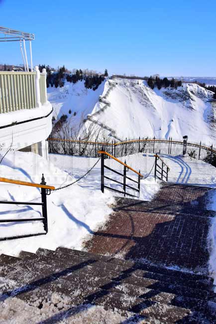 Walkway to the Baroness lookout 