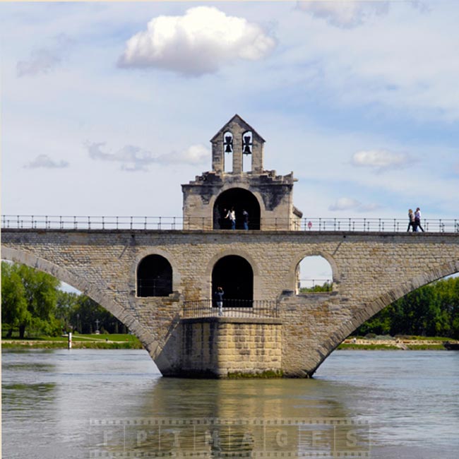 Saint Nicholas chapel at Avignon bridge