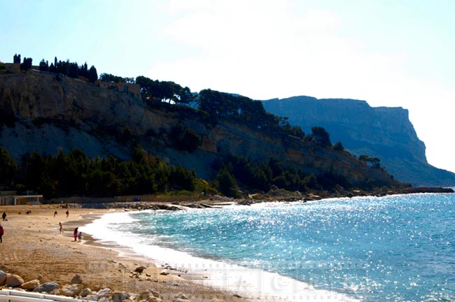 Cassis beach and shoreline