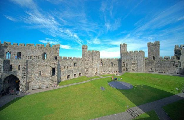 medival castles in wales, travel images of historic places