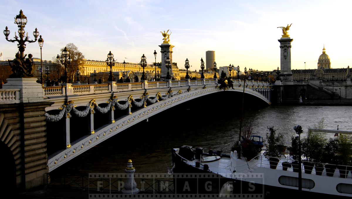 Eye-catching lovely Alexander III bridge