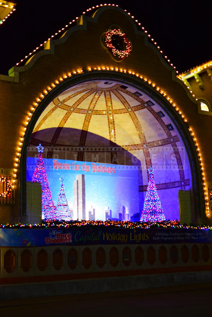 Lakehouse dome with xmas wreath and xmas trees