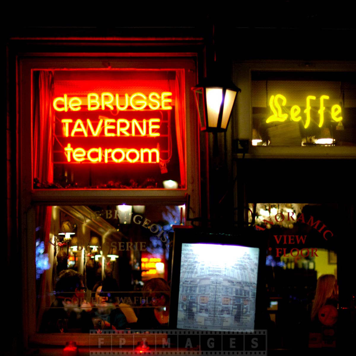 Bruges taverne in Market square