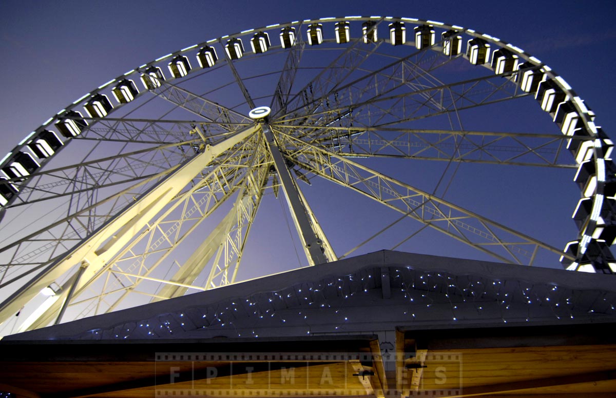 Romantic thing to do in Paris - go for a ride on Concorde ferris wheel