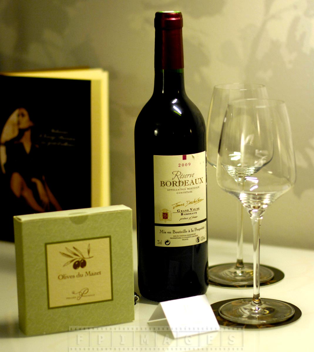 Romantic hotels welcome guests with tasteful gifts