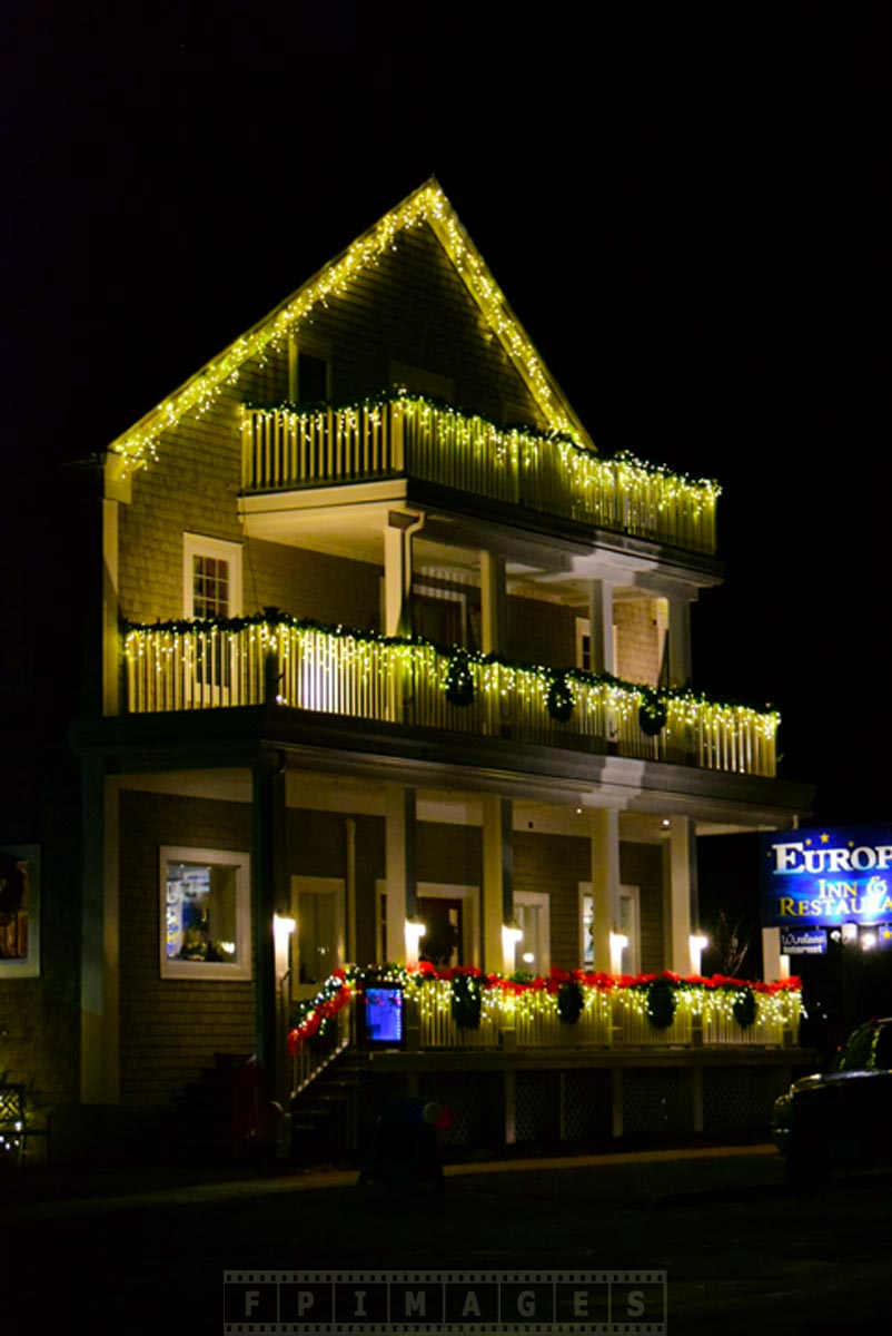 Saint Adnrews Europa Inn with Xmas lights, great road trip idea in Canada